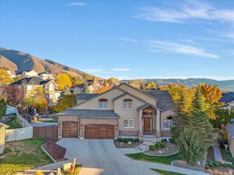 View/Area - 1074 E Black Forest Dr S, Sandy, UT 84094 photo 3 of 6