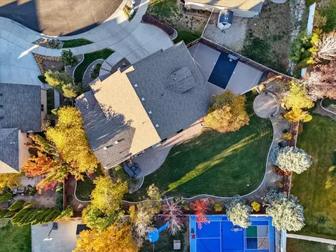 View/Area - 1074 E Black Forest Dr S, Sandy, UT 84094 photo 1 of 6