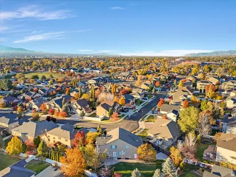 View/Area - 1074 E Black Forest Dr S, Sandy, UT 84094 photo 5 of 6
