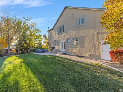 Exterior - 1074 E Black Forest Dr S, Sandy, UT 84094 photo 10 of 17