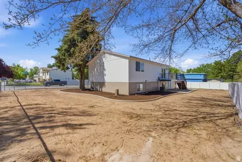 Exterior - 627 E Hilo St, Sandy, UT 84070 photo 1 of 1