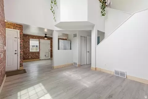 Living - 178 E Freedom Ln S, Ogden, UT 84401 photo 3 of 4