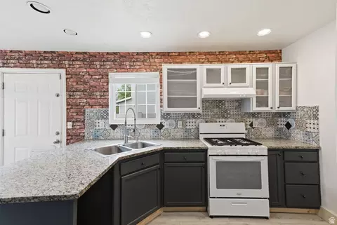 Kitchen - 178 E Freedom Ln S, Ogden, UT 84401 photo 3 of 4
