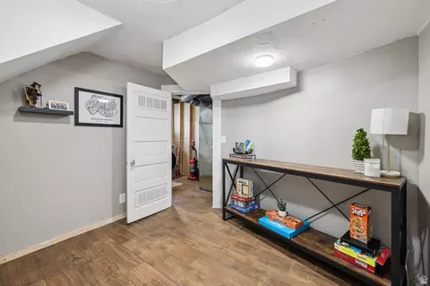 Entry Way - 195 E 100 N, Bountiful, UT 84010 photo 4 of 5