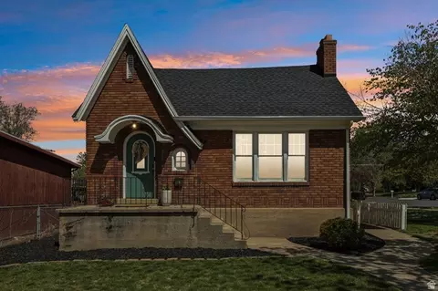 Exterior - 195 E 100 N, Bountiful, UT 84010 photo 4 of 8