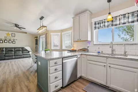 Kitchen - 2464 E Autumn Dr, Eagle Mountain, UT 84005 photo 3 of 3