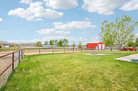 Exterior - 2464 E Autumn Dr, Eagle Mountain, UT 84005 photo 15 of 15