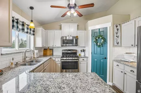 Kitchen - 2464 E Autumn Dr, Eagle Mountain, UT 84005 photo 1 of 3