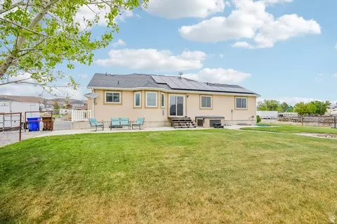 Exterior - 2464 E Autumn Dr, Eagle Mountain, UT 84005 photo 12 of 15