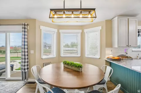 Dining - 2464 E Autumn Dr, Eagle Mountain, UT 84005 photo 2 of 3