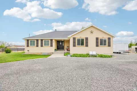 Exterior - 2464 E Autumn Dr, Eagle Mountain, UT 84005 photo 5 of 15