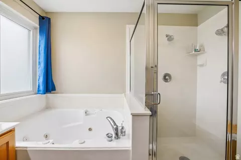 Bath - 2464 E Autumn Dr, Eagle Mountain, UT 84005 photo 3 of 5