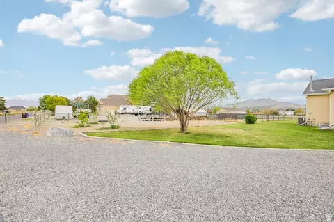 Exterior - 2464 E Autumn Dr, Eagle Mountain, UT 84005 photo 3 of 15