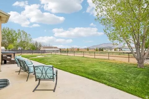 Exterior - 2464 E Autumn Dr, Eagle Mountain, UT 84005 photo 9 of 15