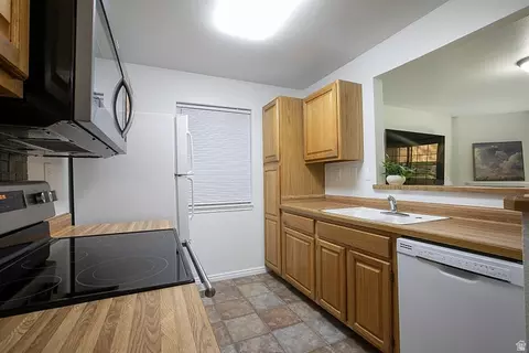 Kitchen - 650 S Main #6103, Bountiful, UT 84010 photo 3 of 3