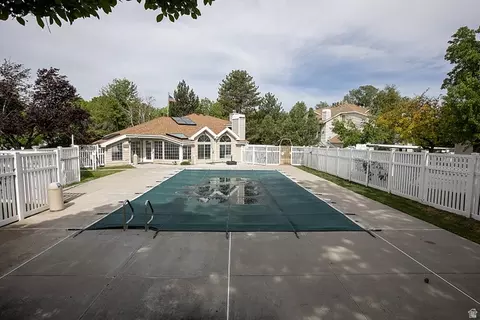 Exterior - 650 S Main #6103, Bountiful, UT 84010 photo 4 of 6