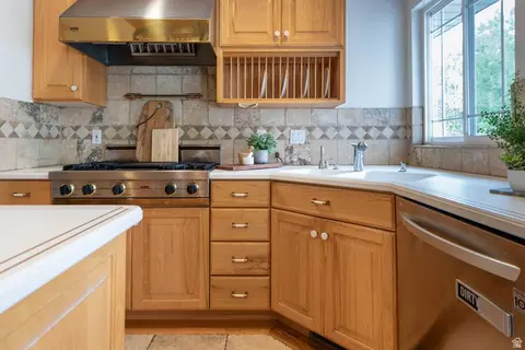 Kitchen - 875 E 1300 N, Mapleton, UT 84664 photo 3 of 5