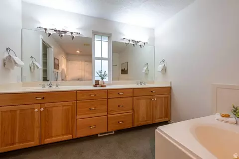 Bath - 875 E 1300 N, Mapleton, UT 84664 photo 2 of 8