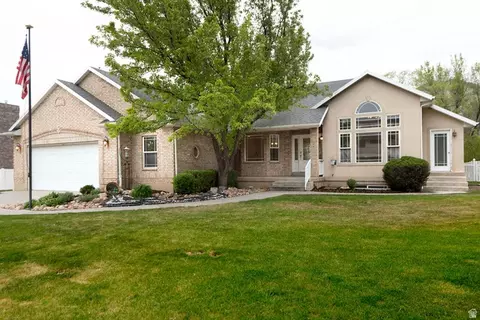 Exterior - 875 E 1300 N, Mapleton, UT 84664 photo 3 of 19