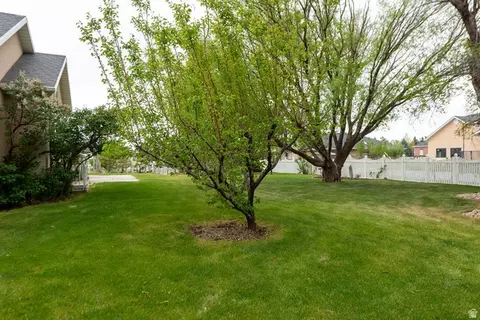 Exterior - 875 E 1300 N, Mapleton, UT 84664 photo 12 of 19