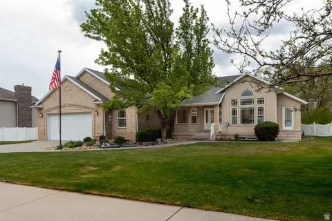 Exterior - 875 E 1300 N, Mapleton, UT 84664 photo 2 of 19