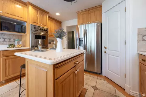 Kitchen - 875 E 1300 N, Mapleton, UT 84664 photo 2 of 5