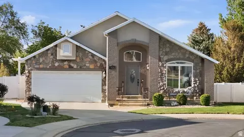 7428 S Green Berry Ct W, Midvale, UT 84047