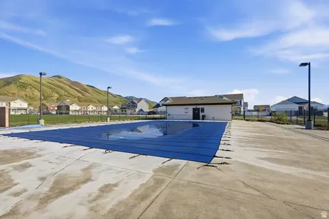 Exterior - 376 S 1580 E, Hyrum, UT 84319 photo 3 of 3