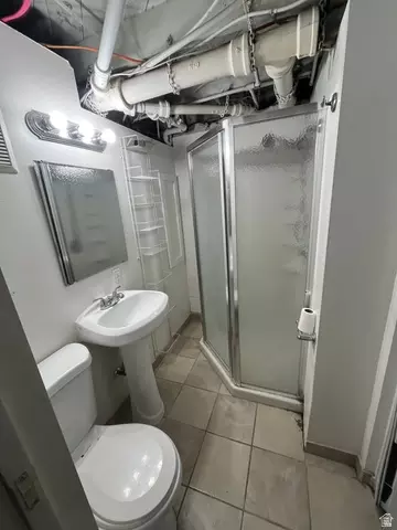 Bath - 3124 S Porter Ave E, Ogden, UT 84403 photo 3 of 3