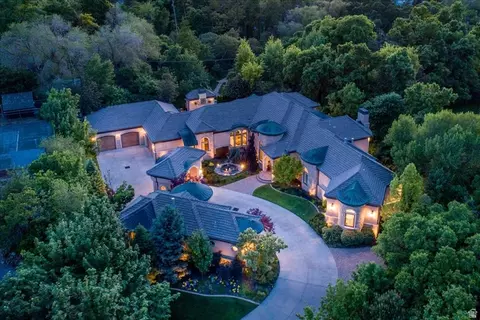 6274 S Oles Ln E, Holladay, UT 84121