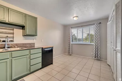 Dining - 265 E 8880 S #12, Sandy, UT 84070 photo 1 of 1