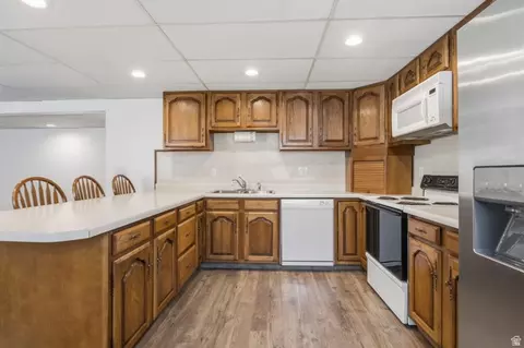 Kitchen - 748 E Silver Sage Dr, Sandy, UT 84094 photo 3 of 3