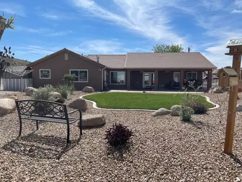 Exterior - 95 E Mulberry Ln, Leeds, UT 84746 photo 2 of 5