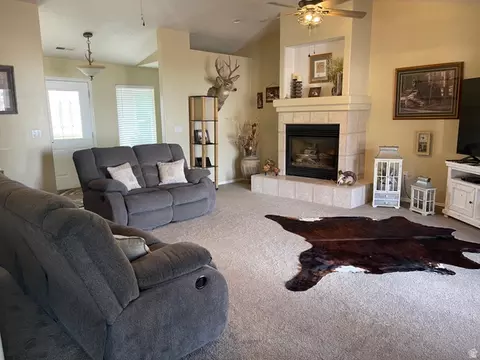 Living - 95 E Mulberry Ln, Leeds, UT 84746 photo 1 of 1