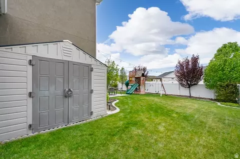 Exterior - 7685 N Timber Country Rd, Eagle Mountain, UT 84005 photo 9 of 11