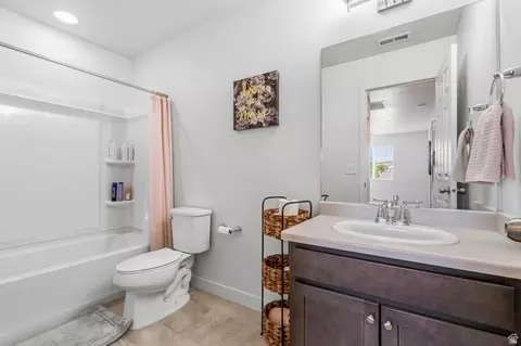 Bath - 7685 N Timber Country Rd, Eagle Mountain, UT 84005 photo 3 of 3