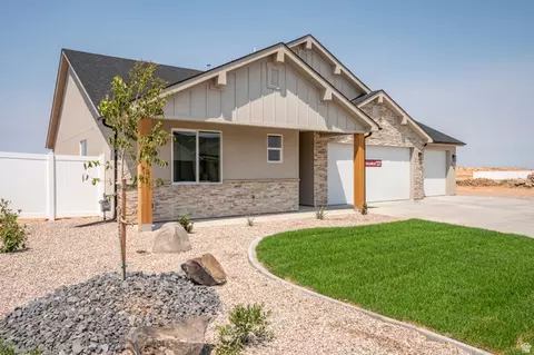 Exterior - 5005 N 75 E, Enoch, UT 84720 photo 6 of 8