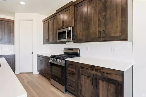 Kitchen - 5005 N 75 E, Enoch, UT 84720 photo 4 of 7