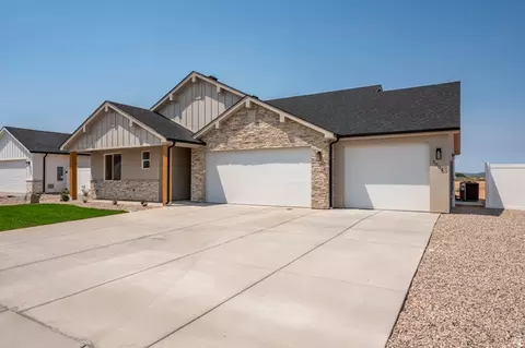 Exterior - 5005 N 75 E, Enoch, UT 84720 photo 5 of 8