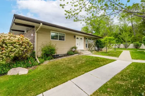 4533 S Tanglewood Dr E, Holladay, UT 84117