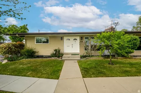 4533 S Tanglewood Dr E, Holladay, UT 84117