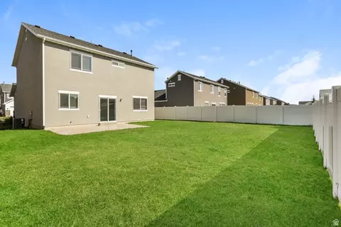 Exterior - 3562 S Bridgeview Ln W, Syracuse, UT 84075 photo 3 of 5