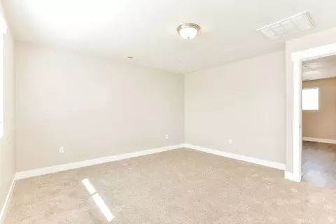 Bedroom - 3562 S Bridgeview Ln W, Syracuse, UT 84075 photo 4 of 8