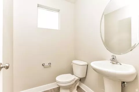 Bath - 3562 S Bridgeview Ln W, Syracuse, UT 84075 photo 2 of 3