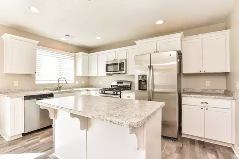 Kitchen - 3562 S Bridgeview Ln W, Syracuse, UT 84075 photo 1 of 2