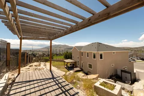Exterior - 4061 E Barton Creek Dr, Eagle Mountain, UT 84005 photo 5 of 6