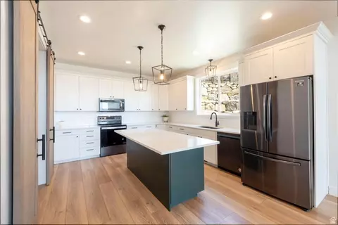 Kitchen - 4061 E Barton Creek Dr, Eagle Mountain, UT 84005 photo 1 of 3