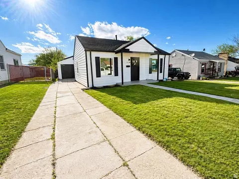 154 S 6th St, Tooele, UT 84074