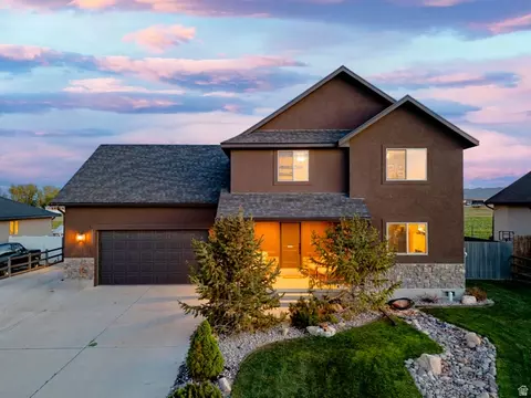 Exterior - 1832 E Sunstone Way S, Vernal, UT 84078 photo 6 of 7