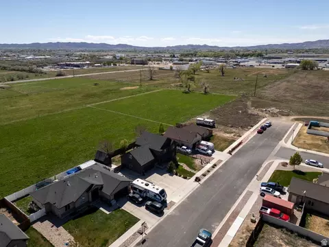 View/Area - 1832 E Sunstone Way S, Vernal, UT 84078 photo 3 of 4
